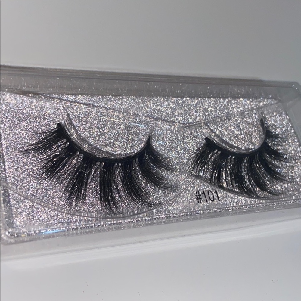 Best selling eyelashes- #101